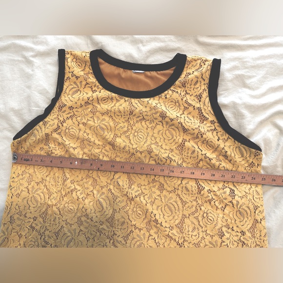 Plus size, sleeveless, yellow lace top from Macys. - Picture 4 of 5